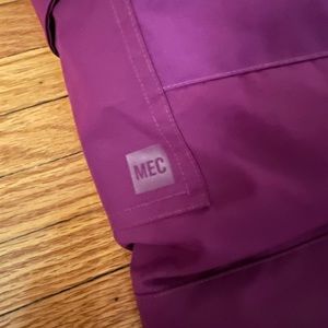 MEC Toaster size 5 (fits more like a 6 or 7). Purple.